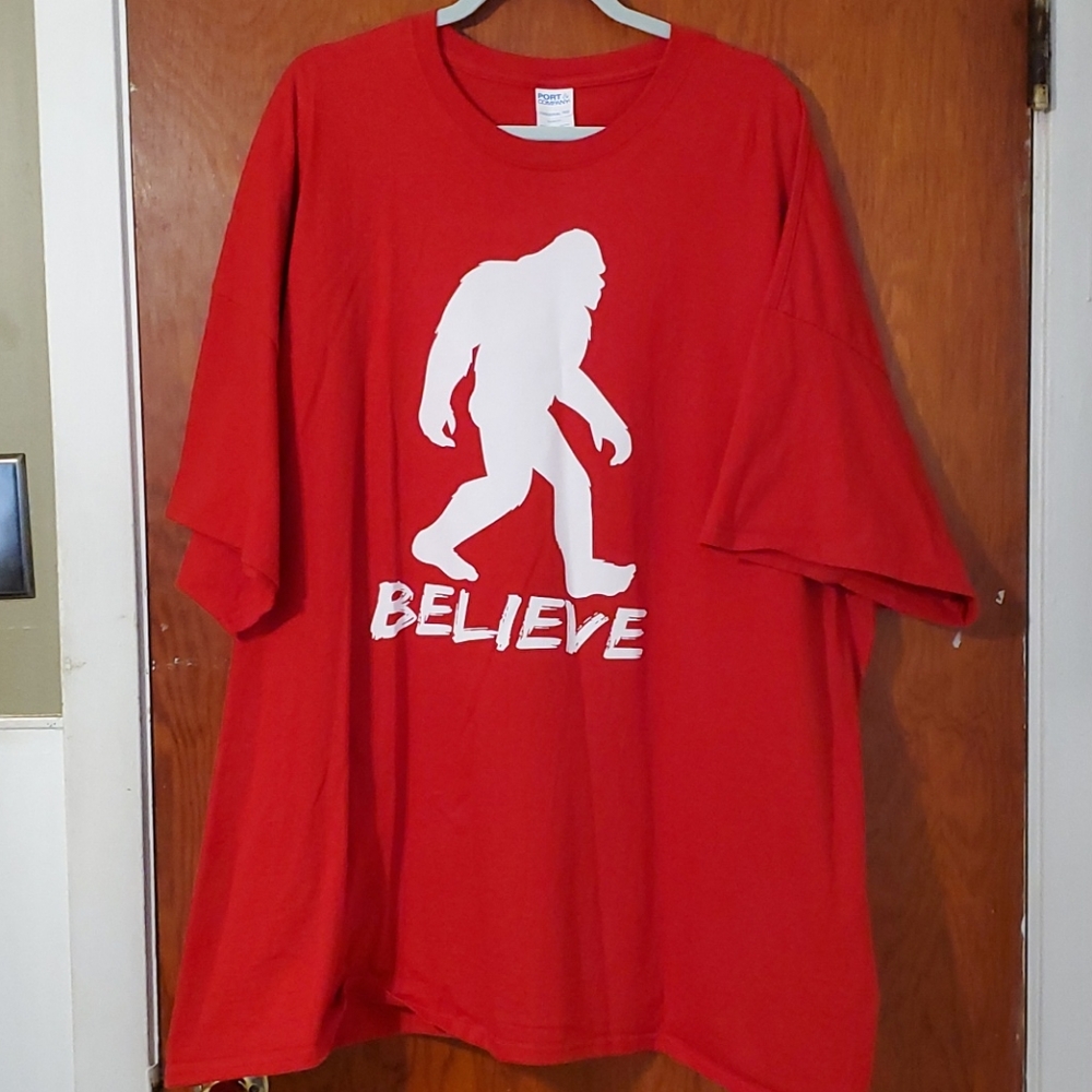 Bigfoot graphic Unisex tshirt.